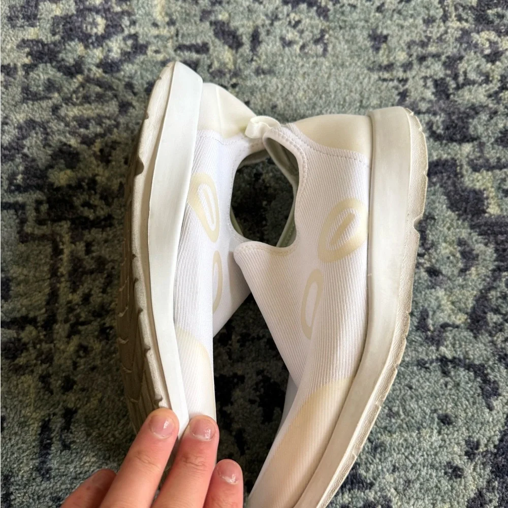 Women’s Size 8.5 OOFOS OOmg Sport Low Recovery White Shoe Slip On Support Shoes - Picture 5 of 9